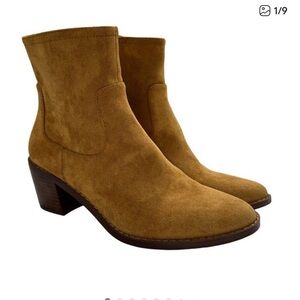 J. Crew Womens Western Golden
Brandy Tan Suede Ankle Boots Size 7.5